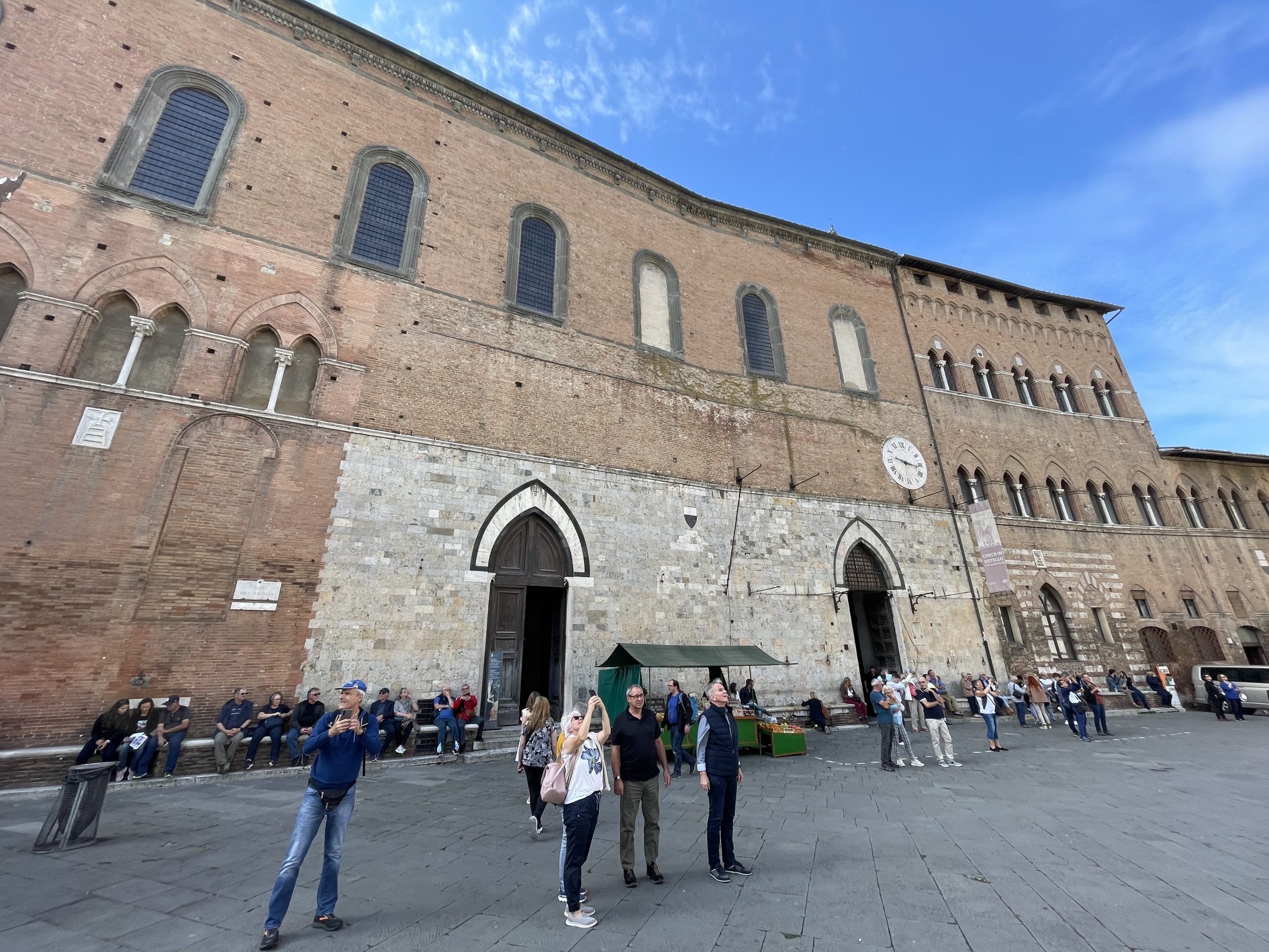 Siena Restauro Dei Portoni Lignei Del Santa Maria Approvato Il