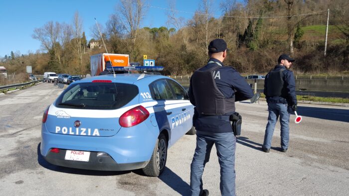 Clandestina rintracciata dalla Polizia ed espulsa