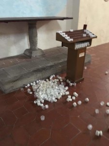 Profonata e danneggiata una chiesa - LE FOTO