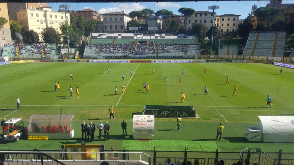 Serie B, che caos: la Lega vara il calendario senza l'ok della Figc e rischia il commissariamento