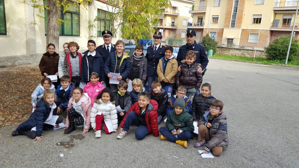 Polizia a scuola contro i bulli