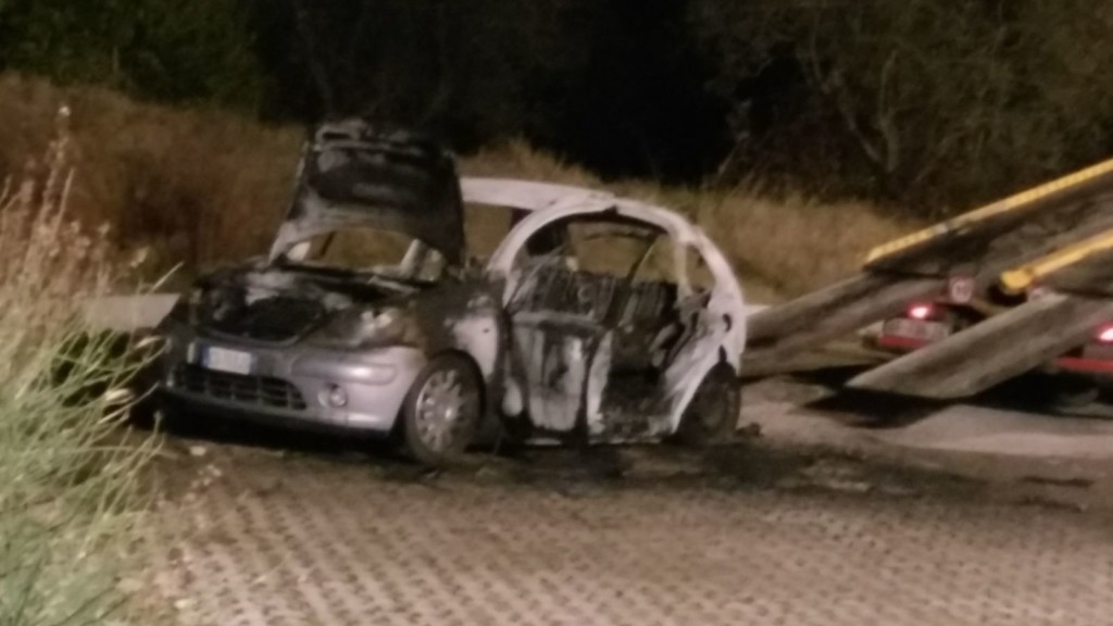 Uomo carbonizzato all'interno di un'auto a San Miniato