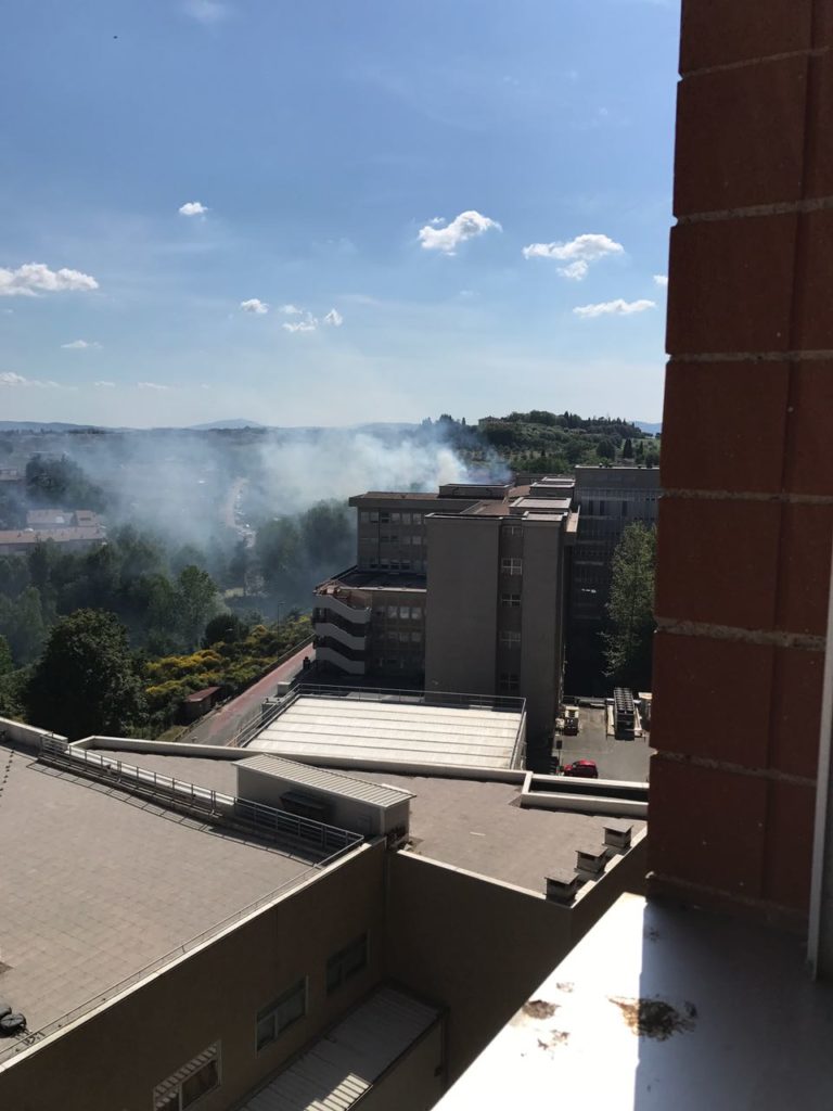 Paura alle Scotte per una nuvola di fumo