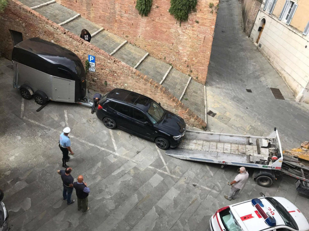 Dopo la barca in centro parcheggia una biga