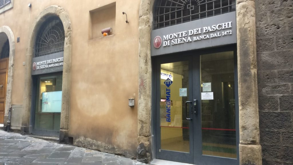 Monte dei Paschi, chiude anche l'agenzia di via Montanini