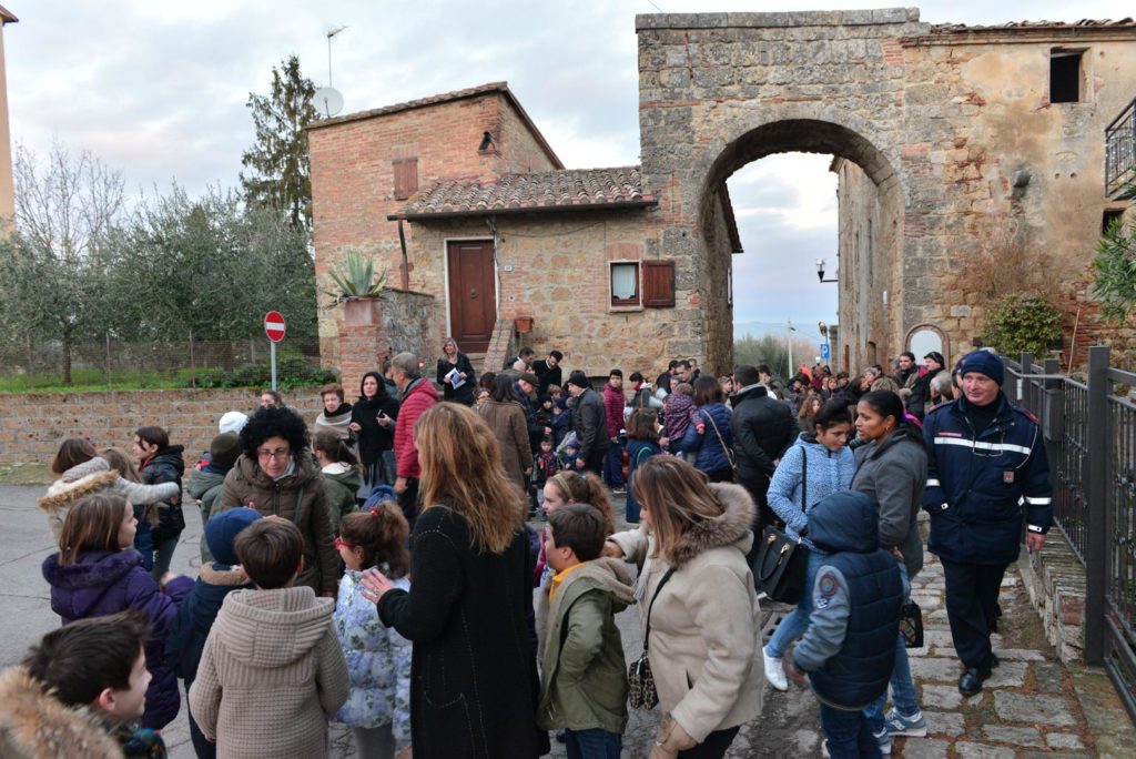 Chiusi, tantissimi bambini per l’arrivo dei Re Magi