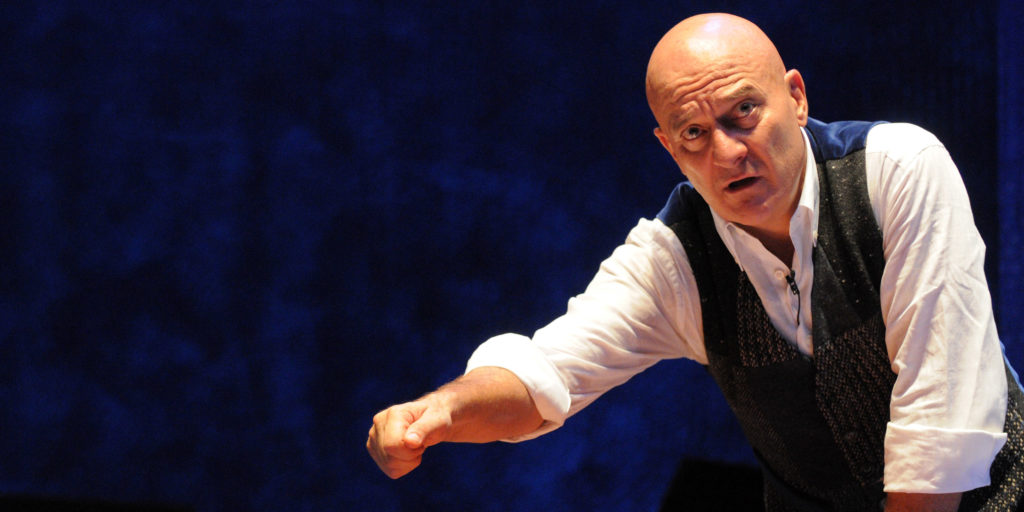 "Father and son", il nuovo spettacolo Claudio Bisio arriva al Teatro dei Rinnovati