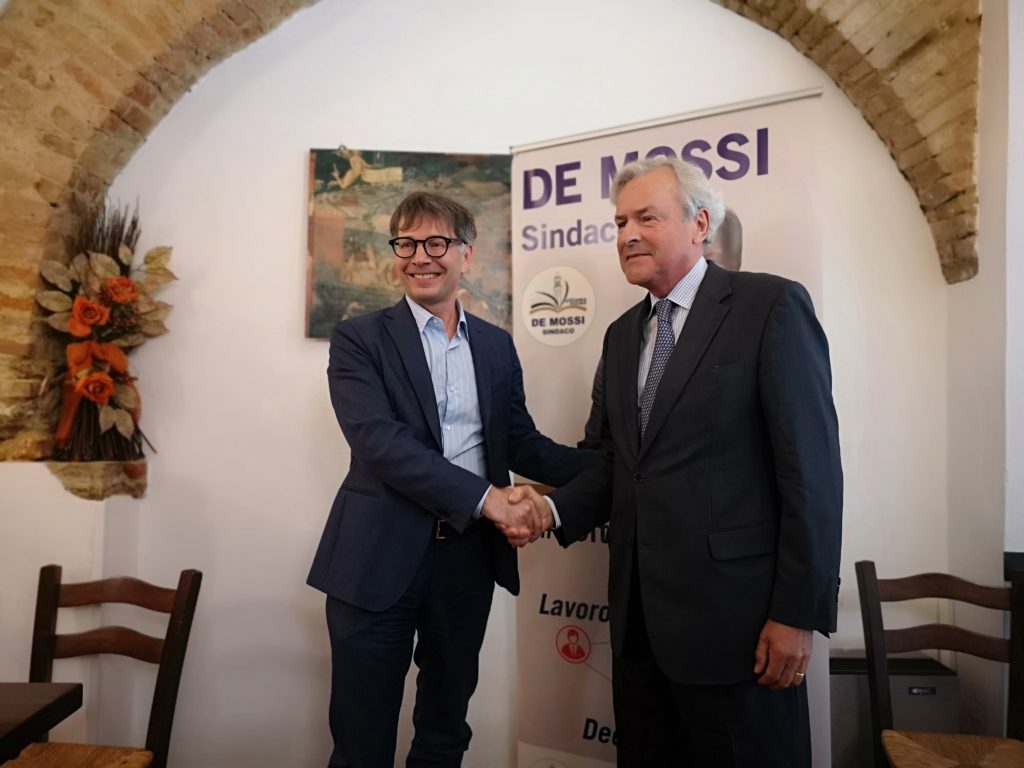 De Mossi presenta Maarten De Jong, futuro coordinatore dell'ufficio affari esteri della sua amministrazione