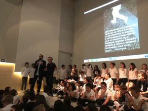 100 bambini della primaria di Gaiole protagonisti dell'arte astratta col celebre maestro Pippo Lionni - FOTO