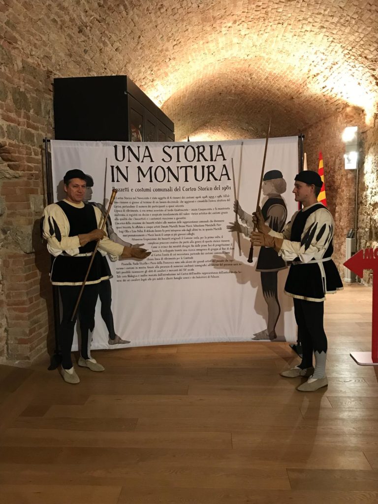 Inaugurata "Una storia in montura. Bozzetti e costumi comunali del Corteo Storico del 1981”