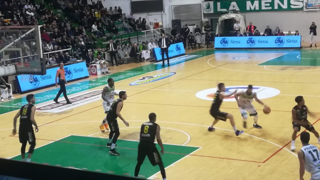 La Mens Sana cade ancora: Bergamo espugna il Palaestra 88-66