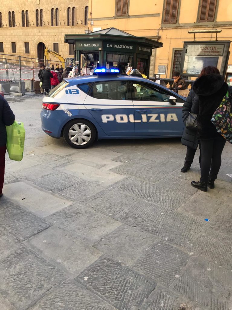 La Polizia ferma due borseggiatrici al Consorzio Agrario