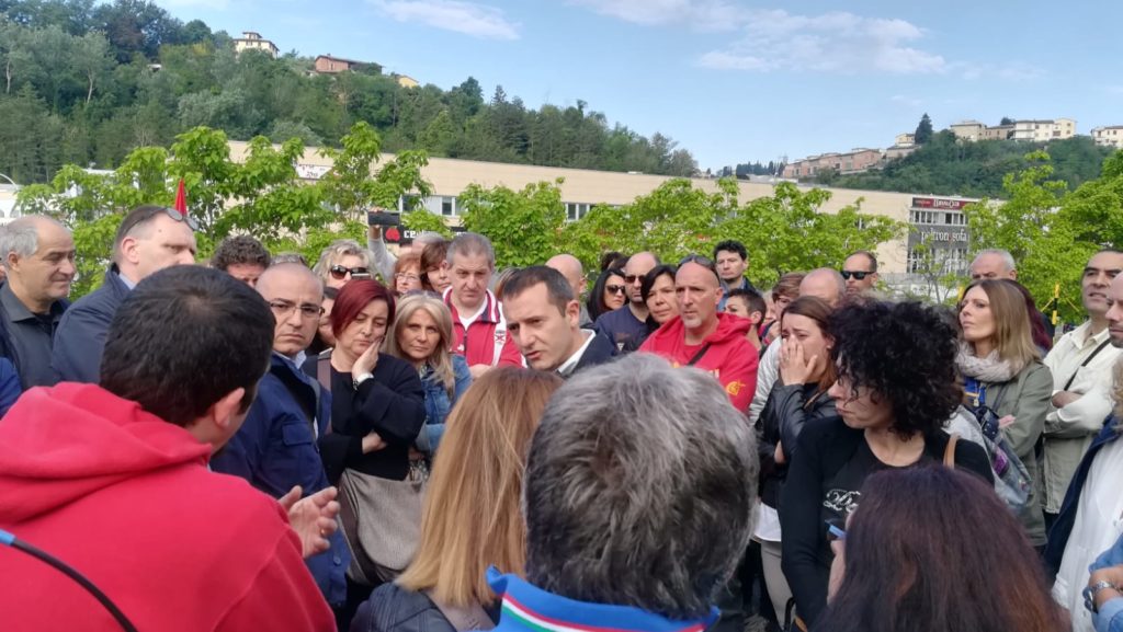 Whirlpool, presidio dei lavoratori senesi e sindacati - FOTO