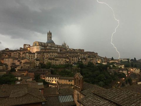 Maltempo a Siena, pioggia e temperature in discesa