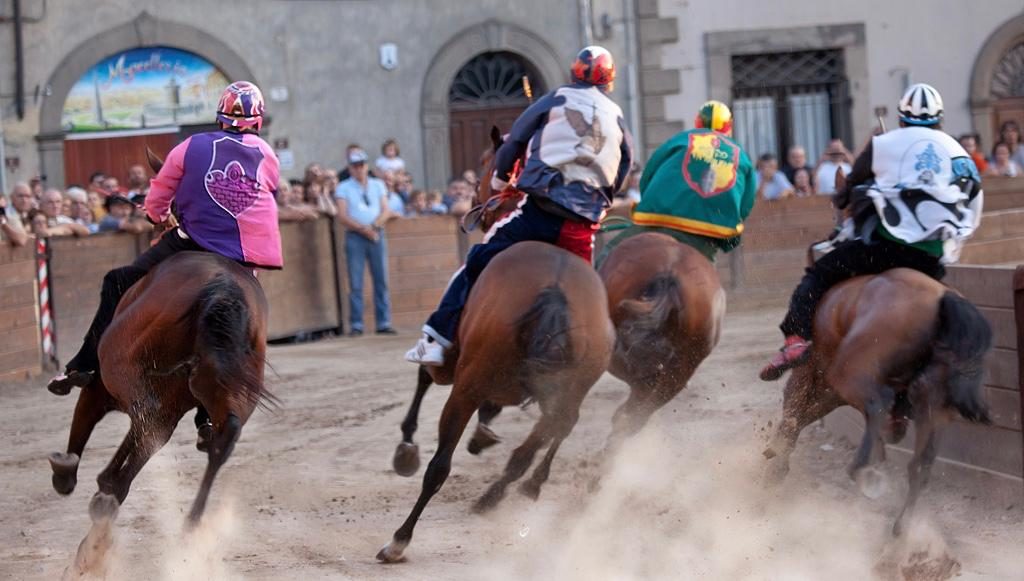 Palio di Castel del Piano: dalle ore 16.00 in diretta su RadioSienaTv