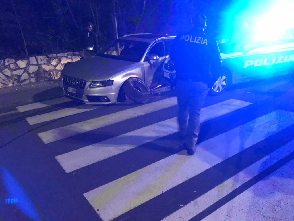 Ladri in fuga dalla Polizia: un malvivente ruba un'auto e sfugge agli agenti