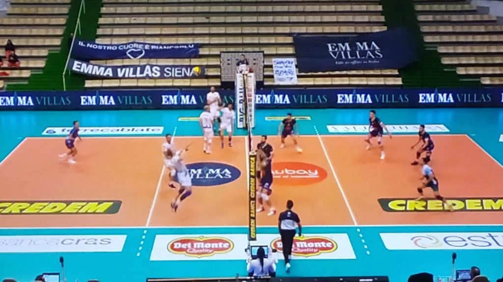 La Emma Villas Siena vince a porte chiuse contro Mondovì, solitudine anche in classifica