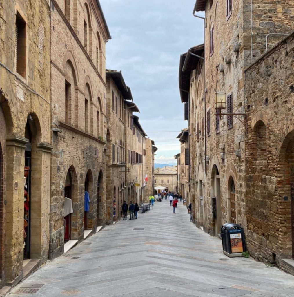 L'attore Timothée Chalamet a San Gimignano