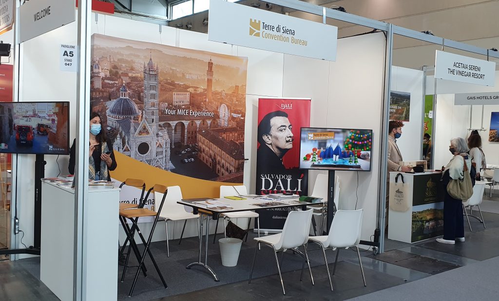 La mostra “Dalì a Siena: dal Surrealismo a Galileo” protagonista al salone turistico di Rimini