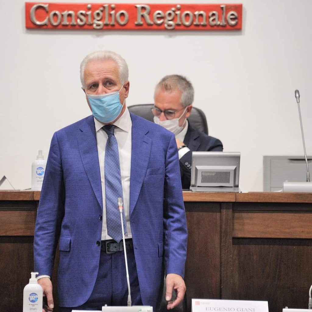 Regione, si lavora per regolare l'afflusso ai centri commerciali. Scuola, occhio di riguardo per prime e quinte