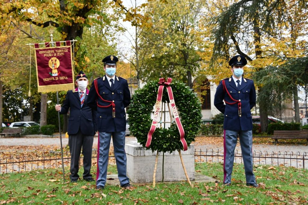 Siena: cerimonia della Polizia di Stato per commemorare i suoi caduti