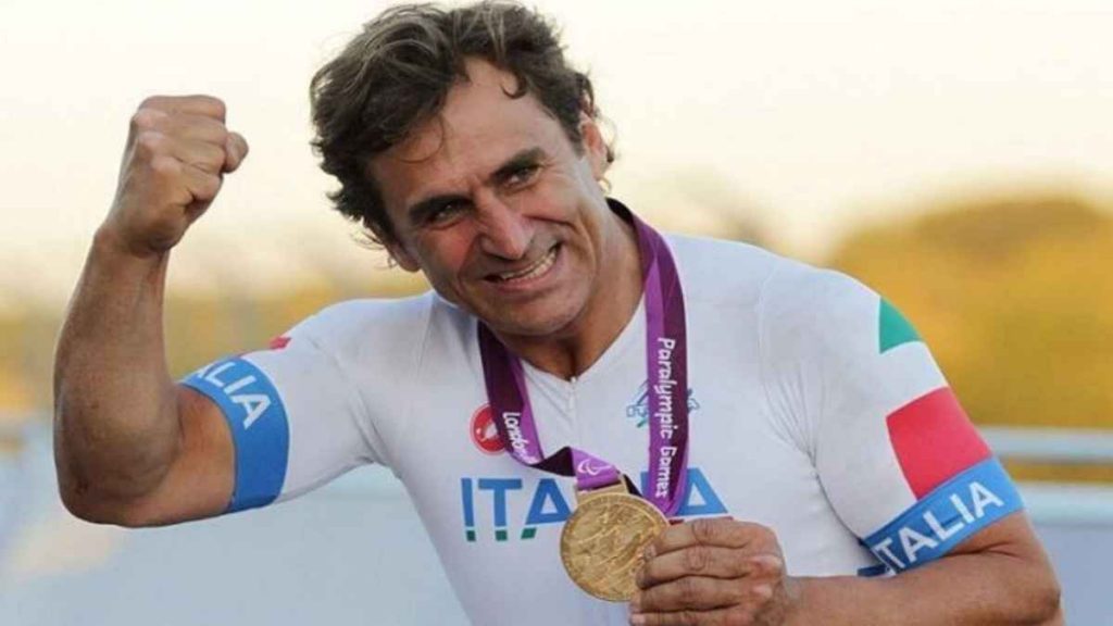 Alex Zanardi dimesso dall'ospedale: è tornato a casa