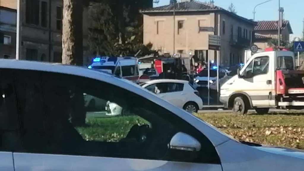 Malore alla guida, incidente stradale in via Aretina. Muore 58enne