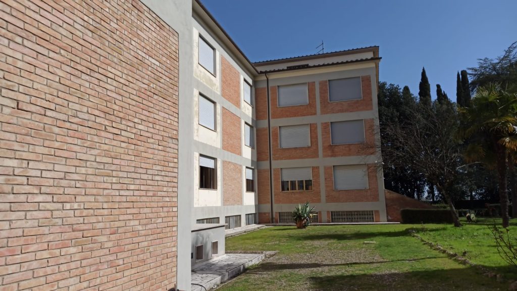 Covid: scuole chiuse a Siena, lezioni in presenza per le classi del Piccolomini a Montarioso