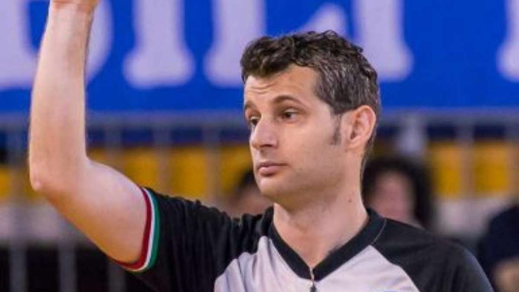 Stasera alle 21.30 "Storie da raccontare": ospite l'arbitro Martino Galasso