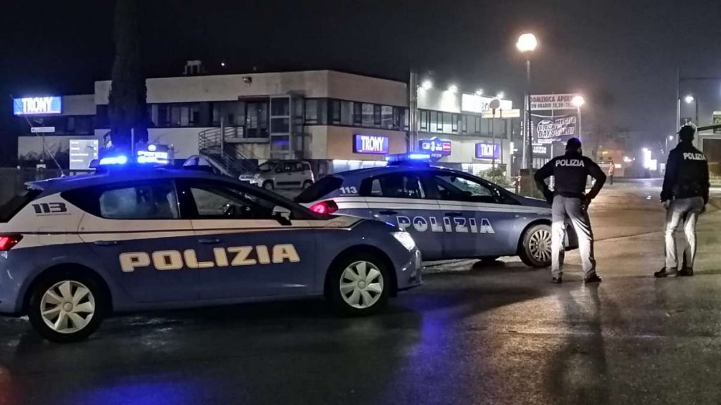 Siena, accompagna cliente senza autorizzazione. Polizia multa Ncc abusivo