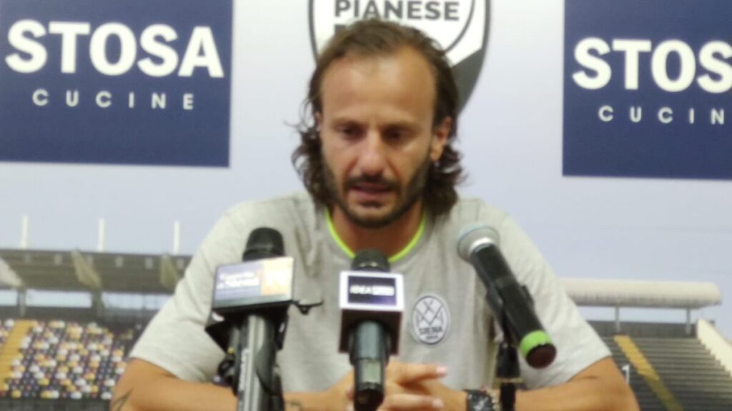 Post partita Pianese - Acn Siena, Gilardino: "Se giochi così difficilmente perdi"