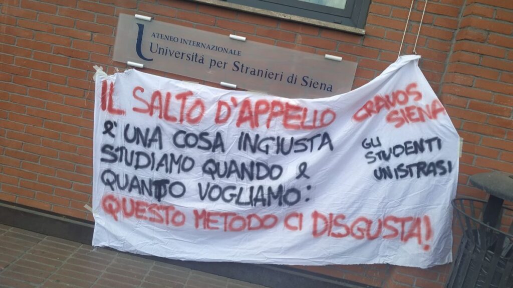 Salto d'appello, continua la mobilitazione degli studenti senesi Unistrasi