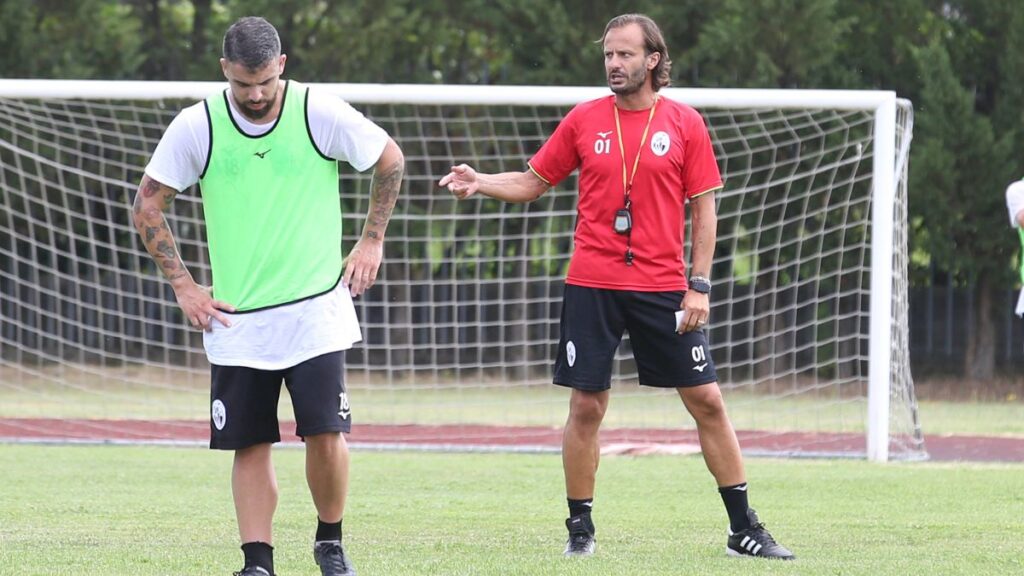 Siena, Gilardino rimane ma è in bilico. Il vicepresidente Belli: "Il bilancio dopo Pescara"