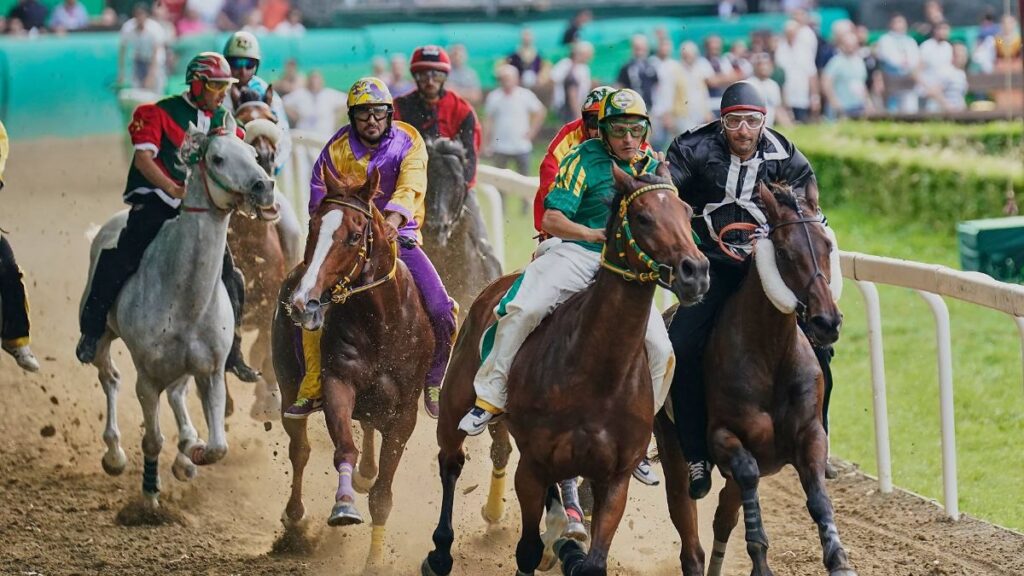 Rinviato per maltempo il palio di Ferrara. Domenica si corre anche a Legnano