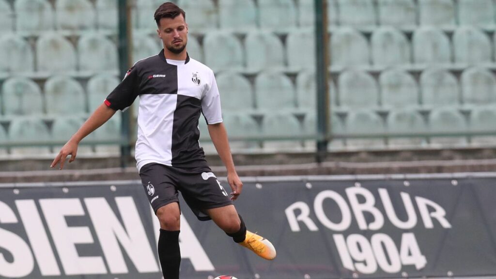 Riccardo Farcas ha rescisso con il Siena