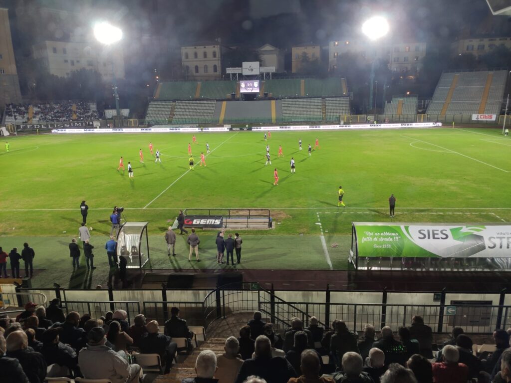 Il Siena pareggia 1-1 con il Pescara giocando in 10 dal 38esimo