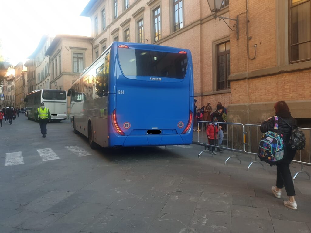 Siena: scuola Duprè, le operazioni procedono senza intoppi. Iniziati i lavori