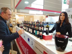 Vino: Chianti e Morellino si mettono in mostra al Vinexpo Paris 2022