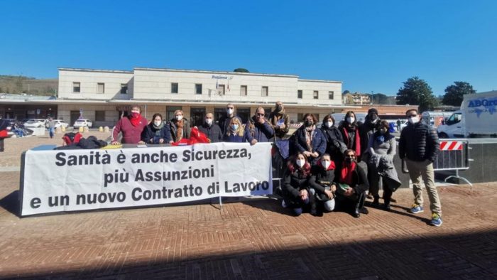 Sanità in protesta per la carenza di personale. Rsu: "Vogliamo delle risposte"