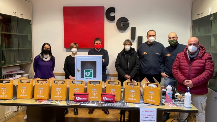 CGIL e "Siena Cuore": 9 defibrillatori nelle principali Camere del Lavoro della provincia