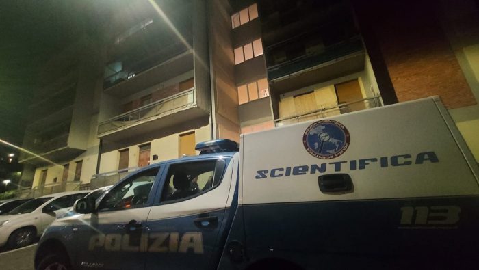 Omicidio Largo Sassetta: autopsia conferma che l'81enne è stata soffocata con il laccio di una scarpa