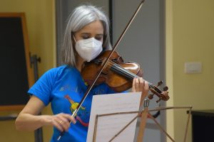 "Sviolinando", il concerto di Natale con gli allievi di violino della scuola di Renata Lackò chiude Agorà 2022