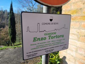 Intitolato a Enzo Tortora il parco di via Aretina a Siena