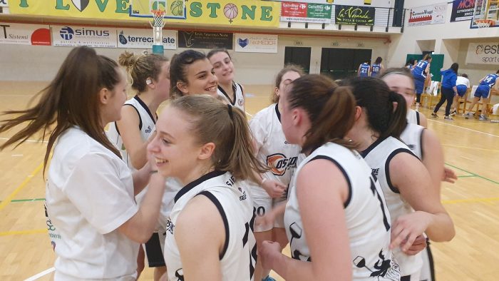 Basket B femminile: per il Costone comincia l'avventura nei play off