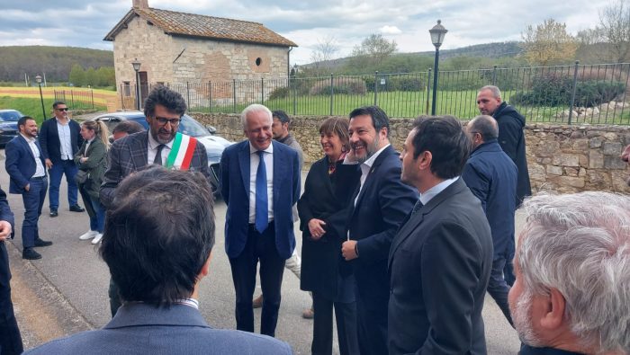 Siena-Grosseto: sopralluogo di Matteo Salvini sul cantiere lotto 9. "Finalmente si parte, facciamo respirare Siena"