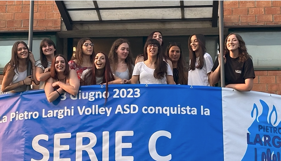 Colle di Val d'Elsa, festa al Pala Antichi per la Pietro Larghi Volley in C