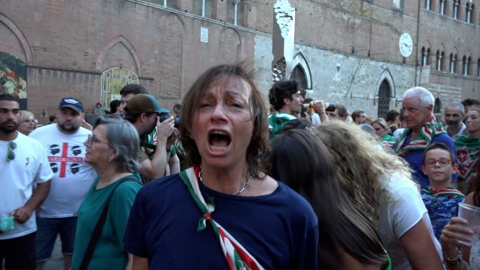 Palio, Giubilo nell'Oca: la gioia di Gianna Nannini