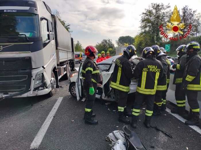 Incidente mortale Autopalio, conducente tir iscritto a registro indagati