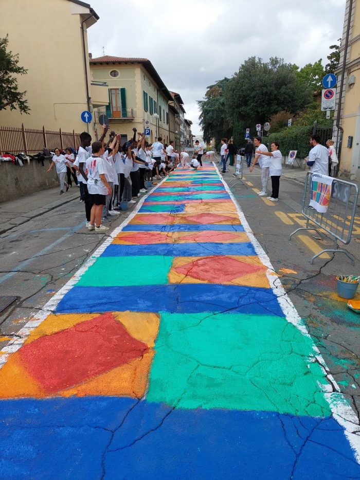 ABCura a Poggibonsi, viale Garibaldi diventa un laboratorio d'arte