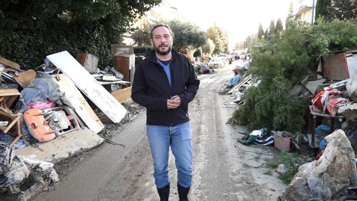 Alluvione, le storie di chi lotta ancora con il fango protagoniste de “L’Altra Faccia” su Siena Tv